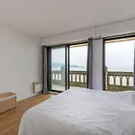 Moderne En Bord De Avec Balcon Et Parking - Fr-1-2-306