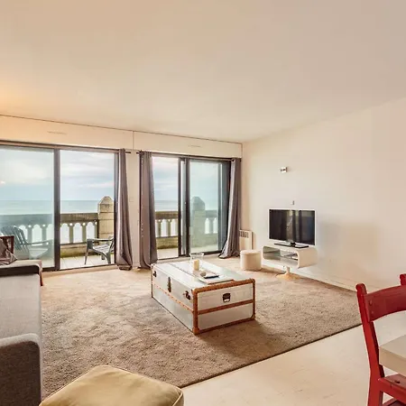 Moderne En Bord De Avec Balcon Et Parking - Fr-1-2-306 *